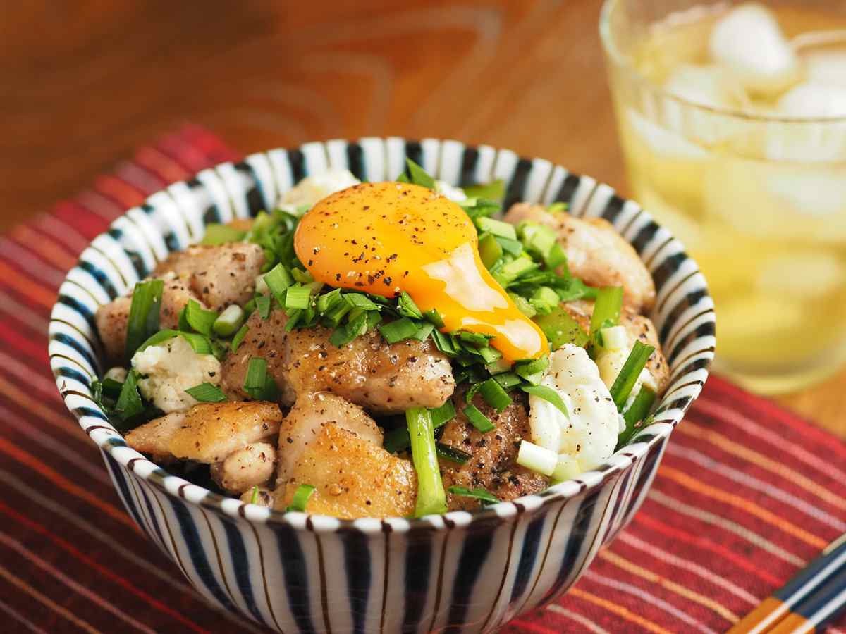 鶏もも肉の塩だれスタミナ丼