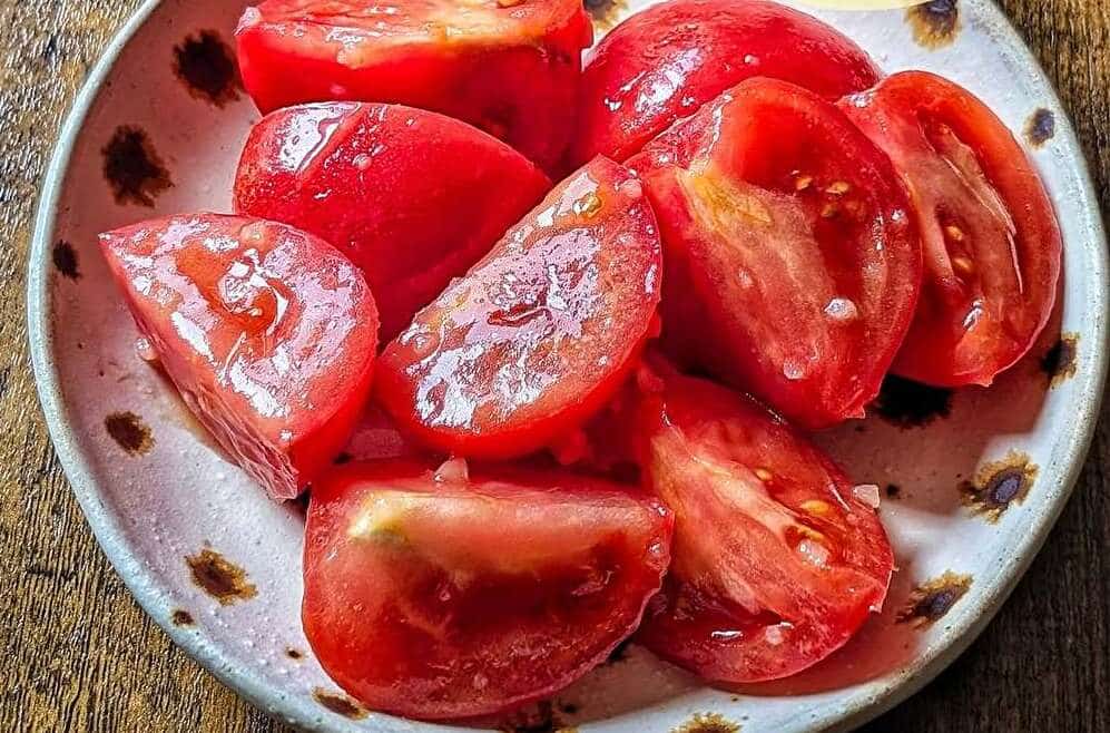 切って和えるだけ！「トマト×オイル」のさっぱりコク旨副菜