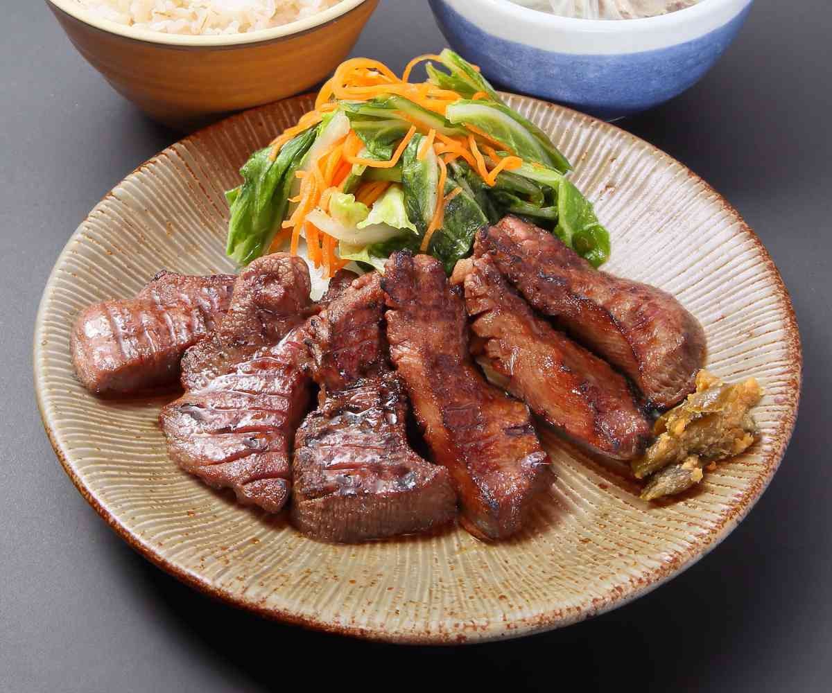 杜の都 仙台 名物 肉厚牛たん 塩味 500g