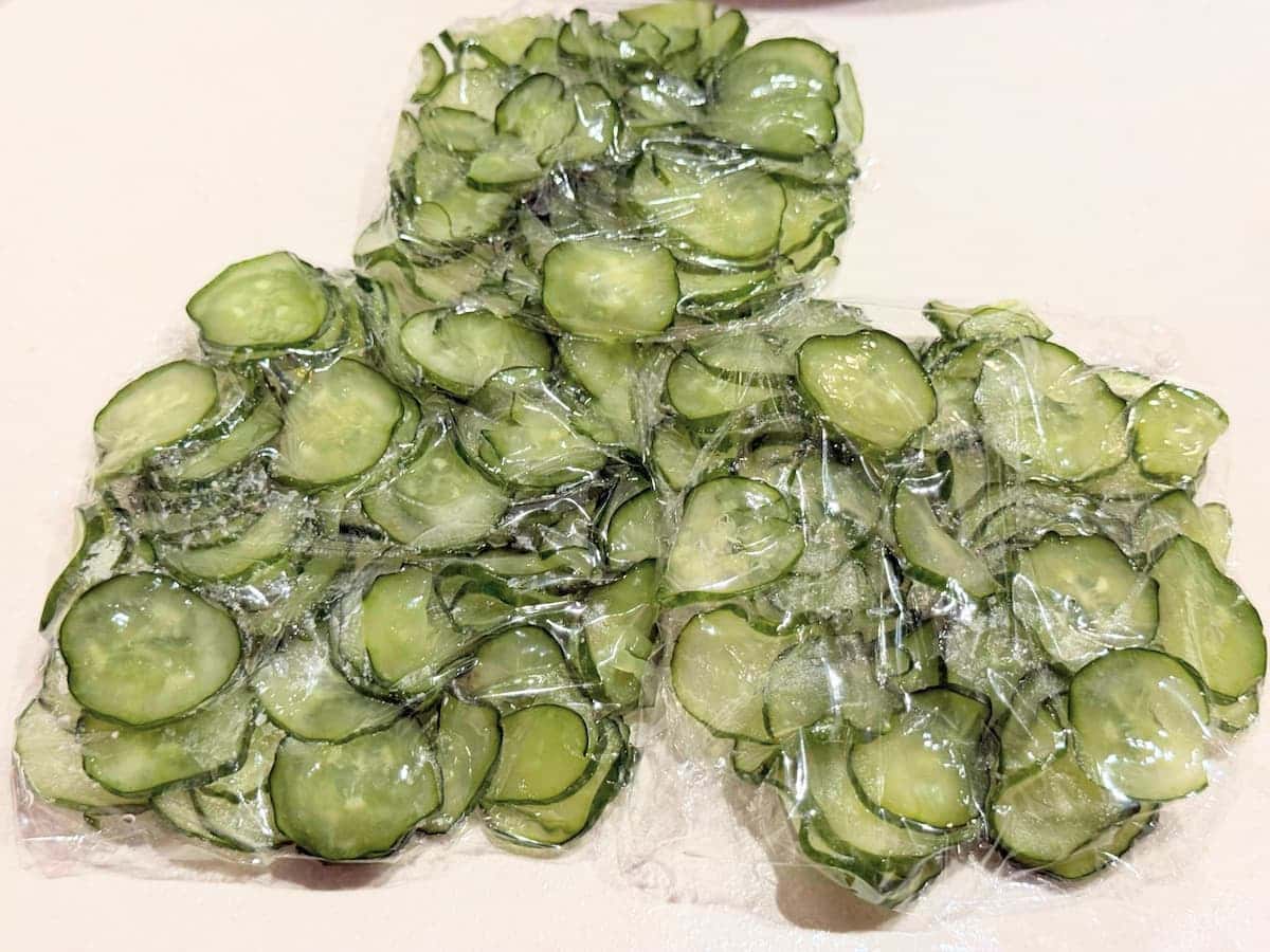 小分けにしてラップで包む 青髪のテツ