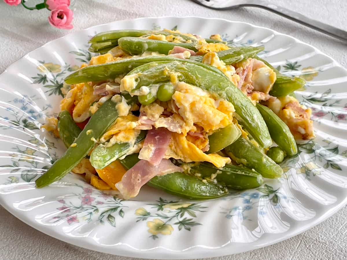 シャキッふわっ！「スナップエンドウと卵のふんわりマヨソテー」の作り方