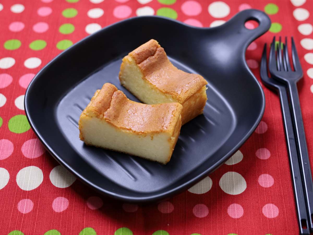 甘さ控えめ＆味わい深め！ホットケーキミックスで簡単「はちみつチーズケーキ」
