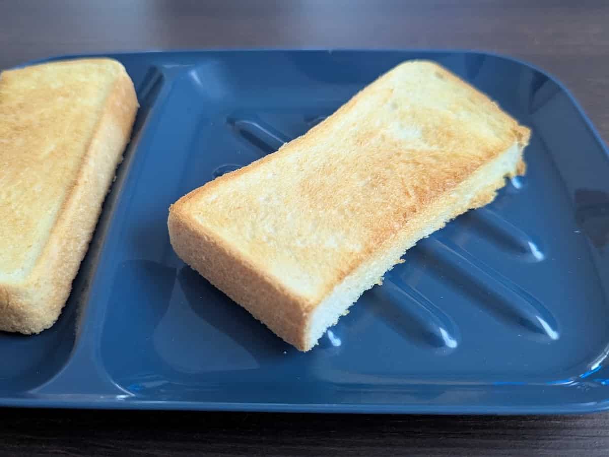 トーストが最後までおいしい！セリア「食パン皿」が便利