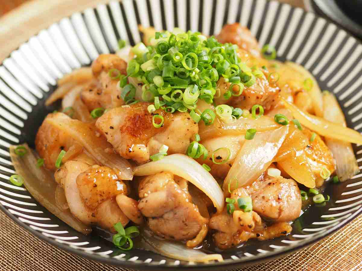 15分でご飯がすすむ！「鶏もも肉と玉ねぎの甘酢炒め」