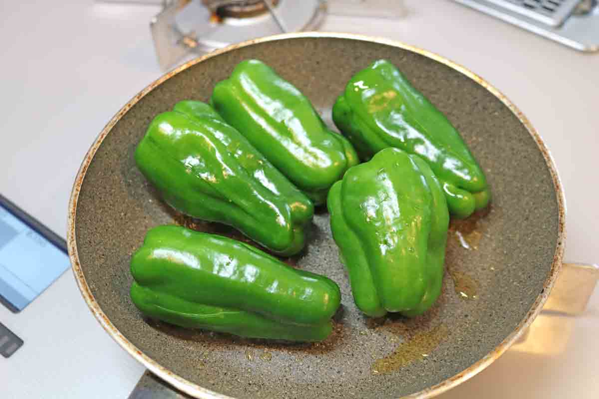 丸ごとピーマン焼き7