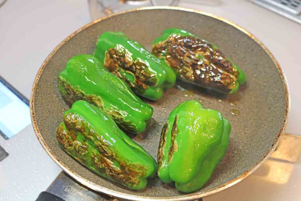 丸ごとピーマン焼き6